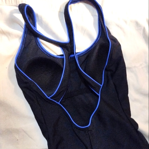 Speedo " Ultraback One " Women's Swimsuit - Picture 3 of 5